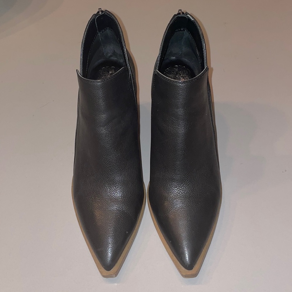 Great condition Vince Camuto black booties